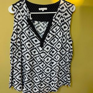 Women’s sleeveless shirt, size 1x, blue/ white diamond pattern